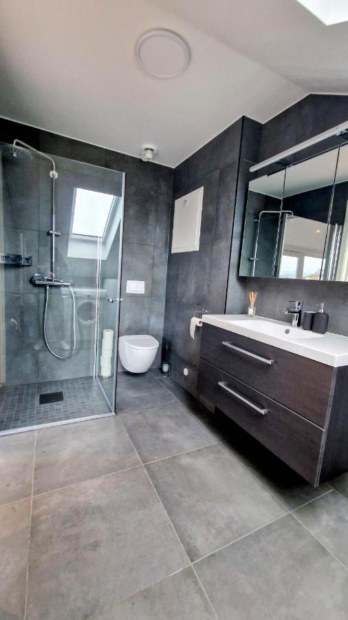 Lovely 2-Bedroom Loft With Panoramic View. Kristiansund Kültér fotó